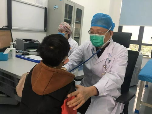 線上便捷問診，線下安心看牙 口腔診療服務的雙重保障